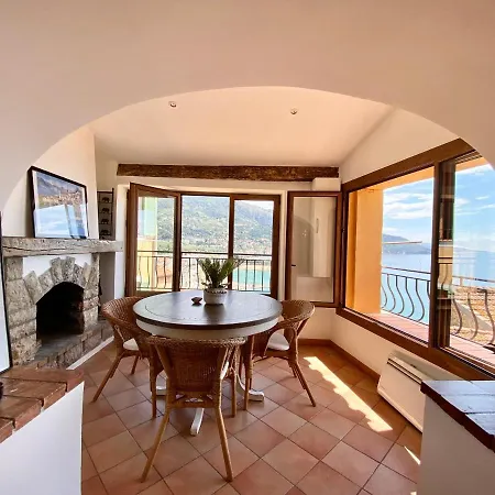 Vieux Chateau, Vue
